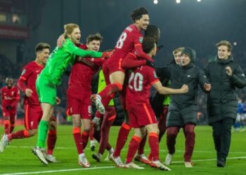 ليفربول وتوتنهام تشيلسي ينضمون لآرسنال ويكملون عقد نصف نهائي كأس الرابطة الإنجليزية