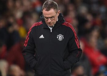 مدرب مانشستر يونايتد يثني على رد فعل لاعبيه أمام بيرنلي