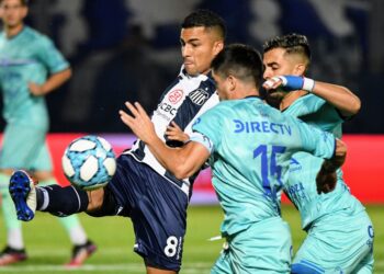 تاييريس يضرب موعداً مع بوكا جونيورز في نهائي كأس الأرجنتين