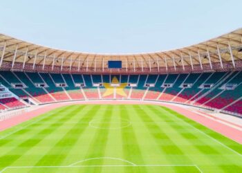 صامويل إيتو يواصل التحدي يؤكد إقامة كأس أمم إفريقيا في موعدها