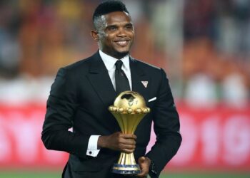 صامويل إيتو يتغلب على فوزي لقجع