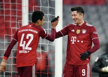 ليفاندوفسكي يحقق رقما قياسيا جديدا في فوز بايرن على فولفسبورغ