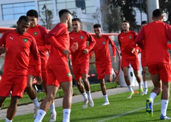 قبل الكان…المنتخب المغربي يستعين بطباخ وخبير تغدية في الكاميرون
