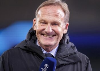 رئيس دورتموند: هالاند قد ينتقل إلى ريال مدريد