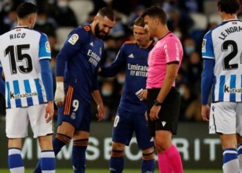 بنزيمة قد يغيب عن مواجهة الريال مع إنتر في دوري الأبطال