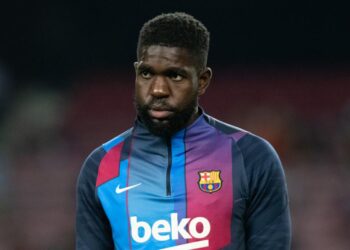برشلونة يجدد عقد أومتيتي حتى 2026