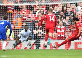 تشيلسي يتعادل مع ليفربول 2-2 في قمة الدوري الإنجليزي
