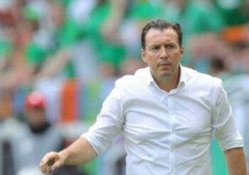 93% من مشجعي الرجاء يرفضون استمرار المدرب فيلموتس
