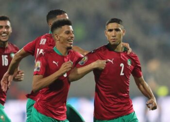 المنتخب المغربي يقتنص تعادلاً مثيراً من الغابون ويحسم الصدارة