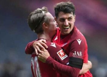 أرمينيا بيلفيلد يفوز على آينتراخت فرانكفورت في البوندسليغا