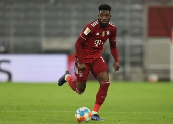 ديفيز يطمح في العودة سريعا للملاعب