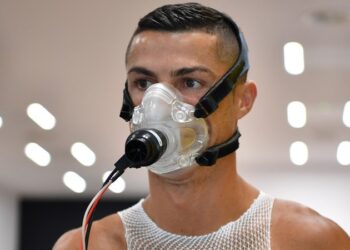 رونالدو يشتري غرفة أكسجين للحفاظ على لياقيته البدنية