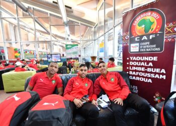 بعثة المنتخب الوطني المغربي الأول تصل إلى ياوندي