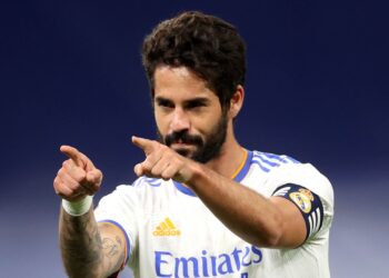 إيسكو يتلقى عرضا مغريا من قطر لكنه قد يفضل إشبيلية