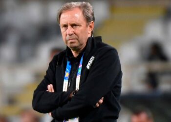 إقالة ميلوفان راييفاتس من تدريب المنتخب الغاني بعد الخروج من الدور الأول في “الكان”