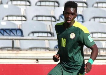 سار لاعب واتفورد يصل متأخراً إلى كأس الأمم الإفريقية