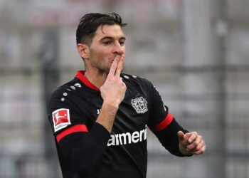 لوكاس الاريو لن يرحل عن ليفركوزن