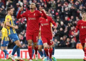 كأس إنجلترا: تأهل ليفربول وتوتنهام ووست هام للدور الرابع
