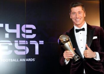 ليفاندوفسكي “الأفضل” في 2021