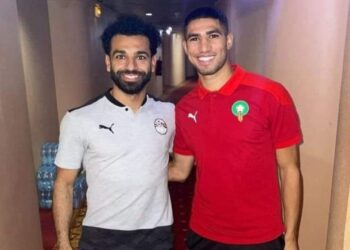 صورة حكيمي وصلاح تثير إعجابه الجماهير المغربية والمصرية