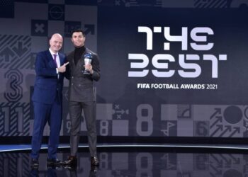 ميسي ورونالدو في التشكيل العام للفيفا