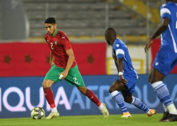 كابيلو يشيد بحكيمي يصنفه ضمن أبرز اللاعبين بالدوريات الأوروبية