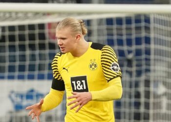هالاند يقترب من حسم مصيره مع دورتموند