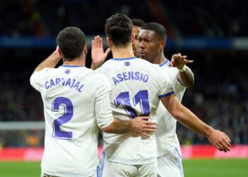 ريال مدريد يهزم ألافيس بثلاثية ويعزز صدارته للدوري الإسباني