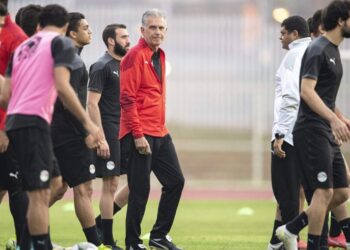 طائرة “درون” تتسبب في إيقاف تدريب المنتخب المصري