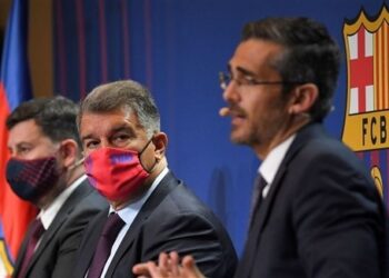 برشلونة يتهم مجلسه السابق بسوء إدارة أموال النادي