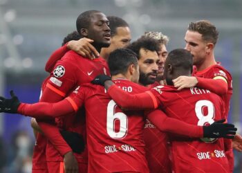 ليفربول يجتاز مضيفه إنتر بثنائية فيرمينو وصلاح ويضع قدما في ربع نهائي دوري الأبطال