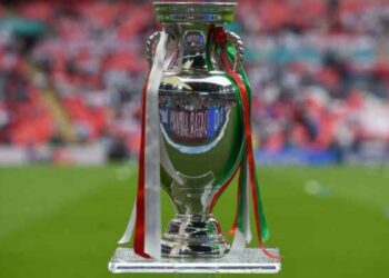المملكة المتحدة وأيرلندا يفضلان استضافة يورو 2028 على مونديال 2030