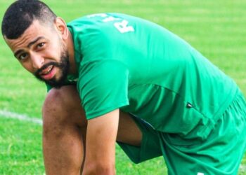 الرجاء الرياضي يطرد محمود بنحليب من مركب الوازيس