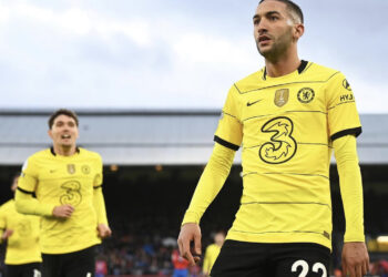 حكيم زياش يتفوق على كبار لاعبي الدوري الإنجليزي في تصنيف الـ”10 طوپ”