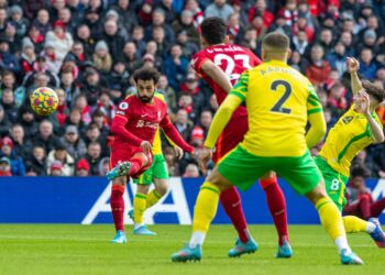 صلاح وماني يقودان ليفربول لفوز جديد في الدوري الإنجليزي على حساب نورويتش