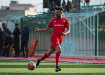 محمود بنحليب يخوض أول مباراة له في الدوري الليبي رفقة أهلي بنغازي