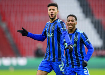 نصير مزراوي ضمن التشكيلة المثالية للدوري الهولندي