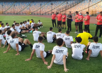 إقالة مدرب المنتخب المصري