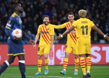 برشلونة يسحق نابولي ويتأهل إلى ثمن نهائي مسابقة الدوري الأوروبي