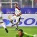 غينك البلجيكي يحتفل بطارق تيسودالي بعد هدفه الحاسم أمام الكونغو