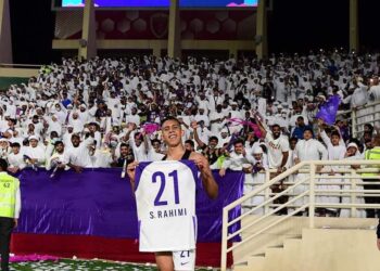 سفيان رحيمي يتعرض لاعتداء بعد نهاية مباراة الوحدة والعين