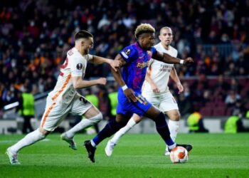 برشلونة يتعادل سلبيا مع غالطة سراي في الدوري الأوروبي
