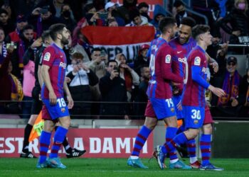 برشلونة يقفز إلى المركز الثالث بفوز عريض على أوساسونا