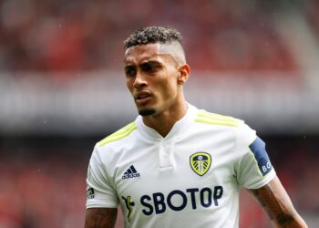 برشلونة يرفع عرضه لليدز من أجل رافينيا