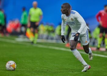 ميندي يغيب عن الكلاسيكو.. وشكوك حول بنزيمة