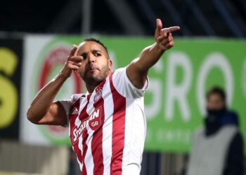 العربي يحرج خاليلوزيتش ويسجل هدفا رائعا في الدوري اليوناني