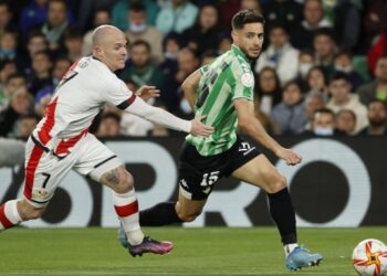 ريال بيتيس يعبر رايو فاليكانو ويضرب موعدا مع فالنسيا في نهائي كأس ملك إسبانيا