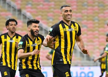 عبدالرزاق حمد الله يتوج بجائزة أفضل لاعب في الدوري السعودي