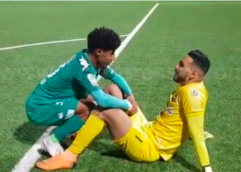 حميد أحداد يواسي حارس قصبة تادلة