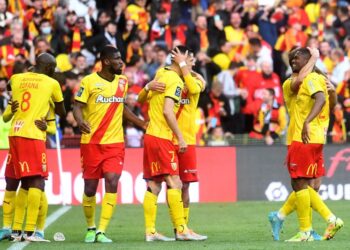 لانس يهزم ليل في عقر داره في الدوري الفرنسي